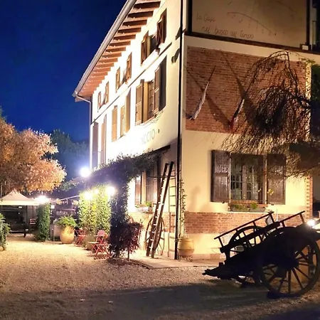 Relais Cascina Al Campaccio Farm stay