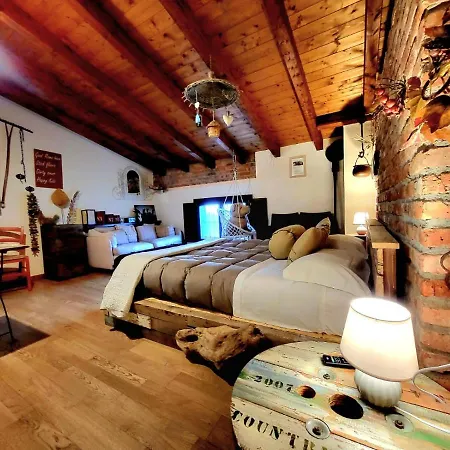 Relais Cascina Al Campaccio Farm stay Taino
