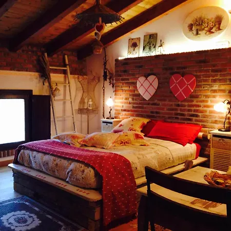 Relais Cascina Al Campaccio Farm stay